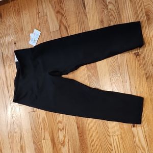 NWT Old Navy M Black Elevate Crop Leggings